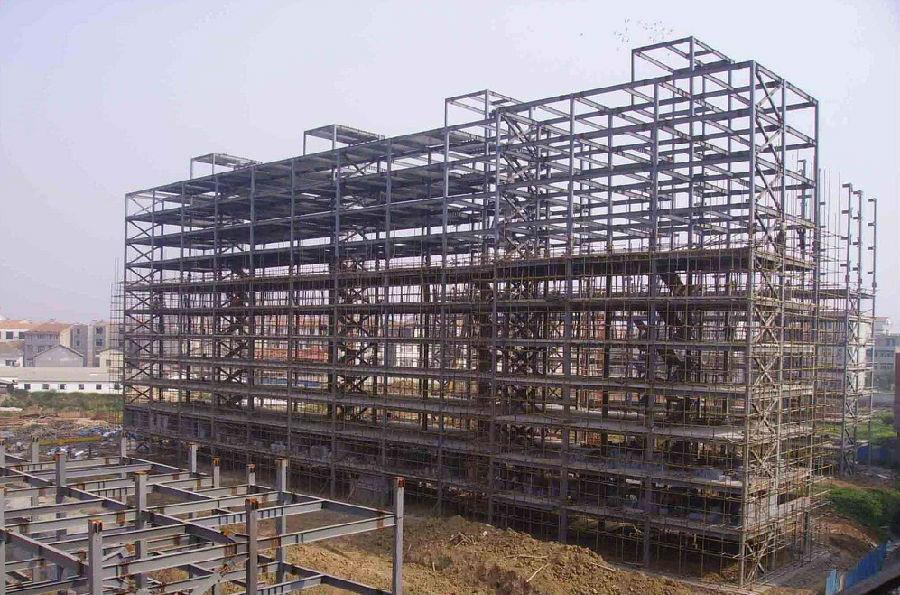 山东高层钢结构的支撑布置与构造应该符合哪些要求